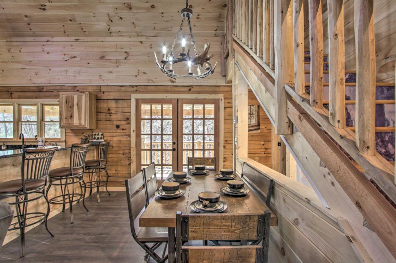 The Phoenix Cabin With Hot Tub In Gatlinburg! Экстерьер фото