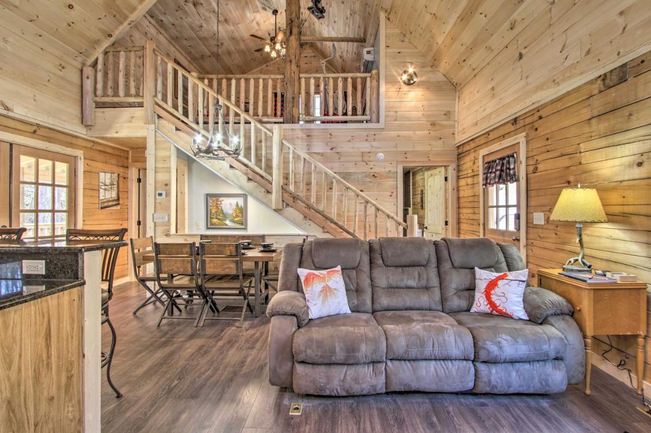The Phoenix Cabin With Hot Tub In Gatlinburg! Экстерьер фото