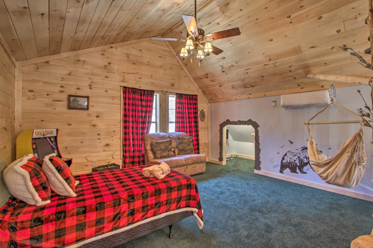The Phoenix Cabin With Hot Tub In Gatlinburg! Экстерьер фото