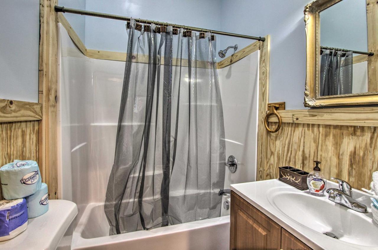 The Phoenix Cabin With Hot Tub In Gatlinburg! Экстерьер фото